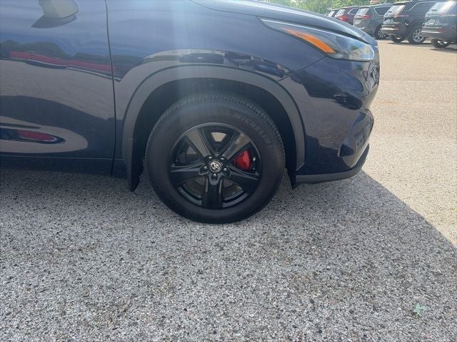 2022 Toyota Highlander LE 3.5 Liter V6 AWD 3rd Row Seating