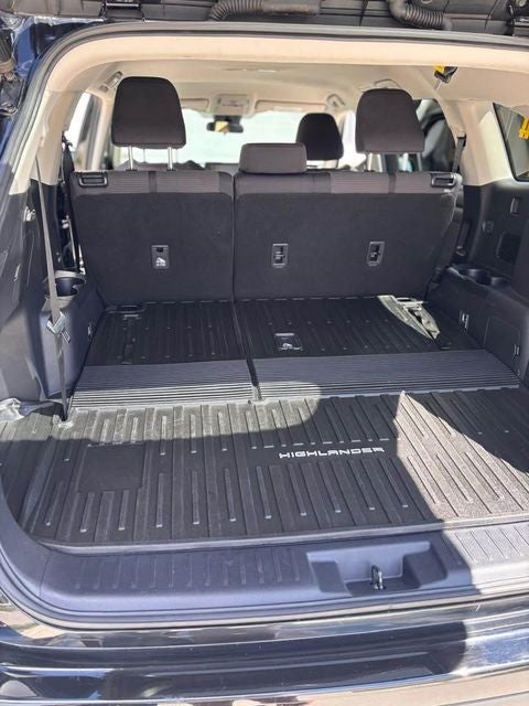 2020 Toyota Highlander LE