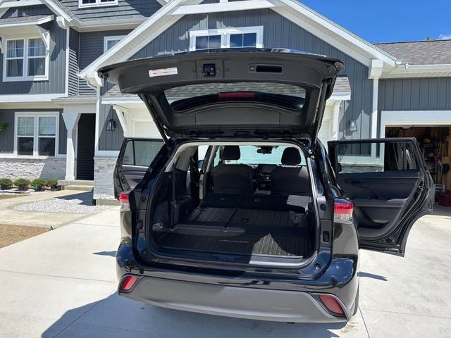 2020 Toyota Highlander LE