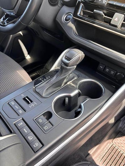 2020 Toyota Highlander LE