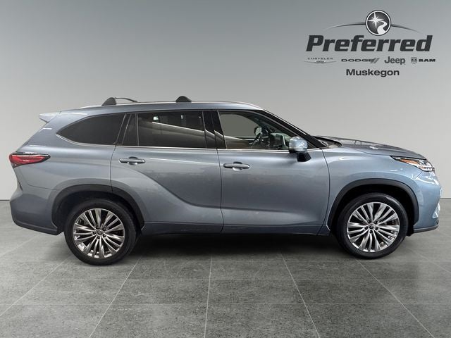 2023 Toyota Highlander Platinum 2.4 Liter Turbocharged FWD