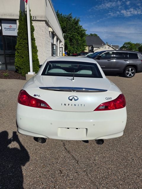 2015 INFINITI Q60 IPL Base
