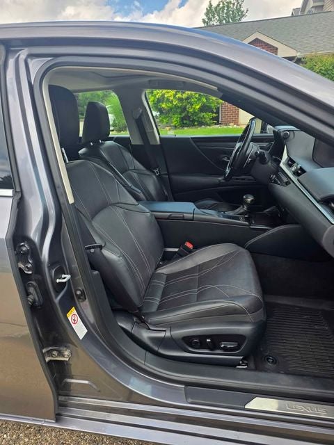 2019 Lexus ES 300h Luxury 2.5 Liter FWD