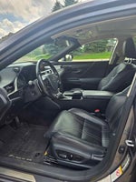 2019 Lexus ES 300h Luxury 2.5 Liter FWD