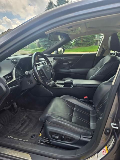 2019 Lexus ES 300h Luxury 2.5 Liter FWD