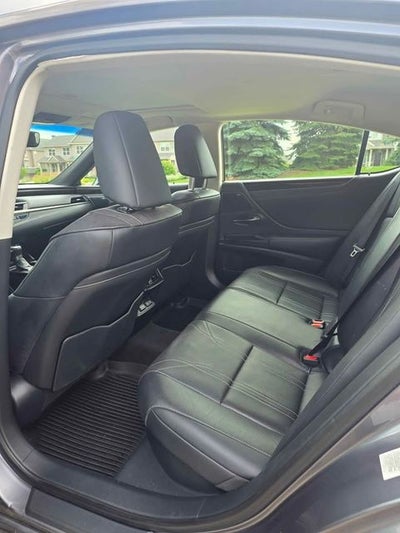 2019 Lexus ES 300h Luxury 2.5 Liter FWD