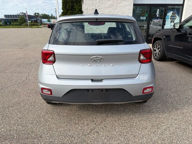 2022 Hyundai Venue SE